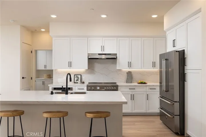 414 Main St. 410, Huntington Beach, California 92648