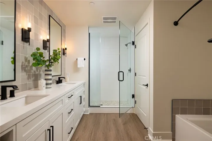 414 Main St. 410, Huntington Beach, California 92648