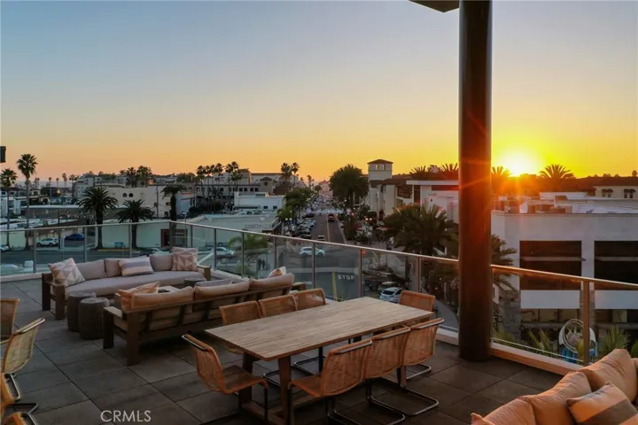 414 Main St. 410, Huntington Beach, California 92648