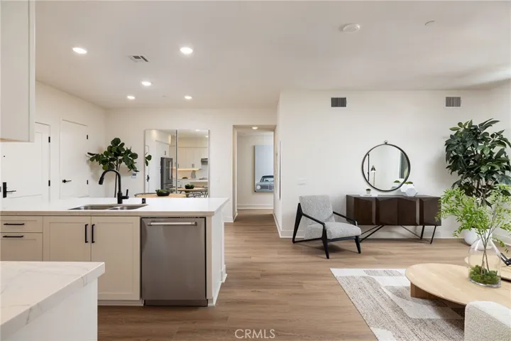 414 Main St. 410, Huntington Beach, California 92648