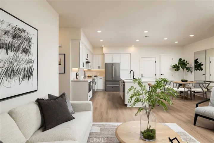 414 Main St. 410, Huntington Beach, California 92648