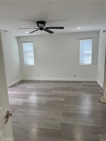 Spacious Primary w/access to backyard