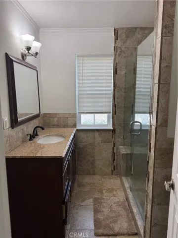 Hallway Bath w/Shower Only