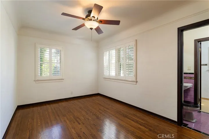 3rd bedroom, view towards bathroom