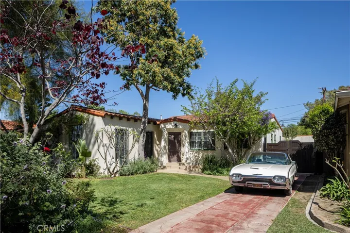 2824 Chestnut Avenue, Long Beach, California 90806