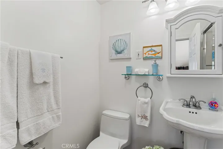 197 Massive Road, Lake Arrowhead, California 92317