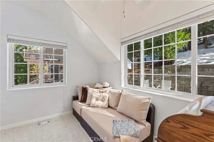 197 Massive Road, Lake Arrowhead, California 92317