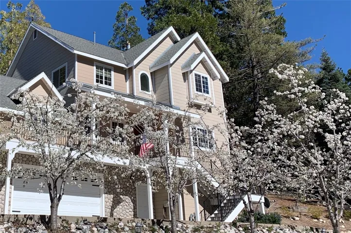 197 Massive Road, Lake Arrowhead, California 92317