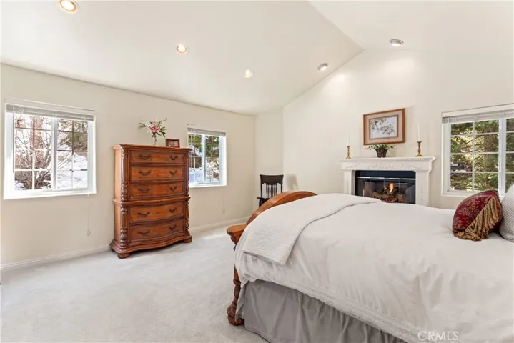 197 Massive Road, Lake Arrowhead, California 92317