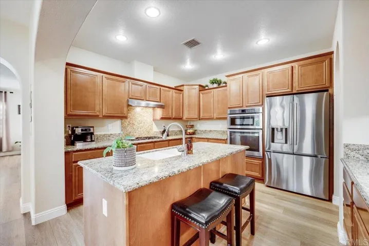 32125 Granite Drive, Temecula, California 92592