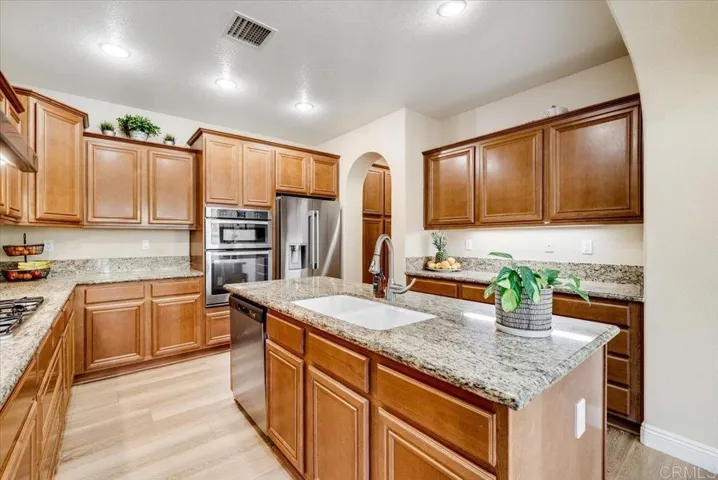 32125 Granite Drive, Temecula, California 92592