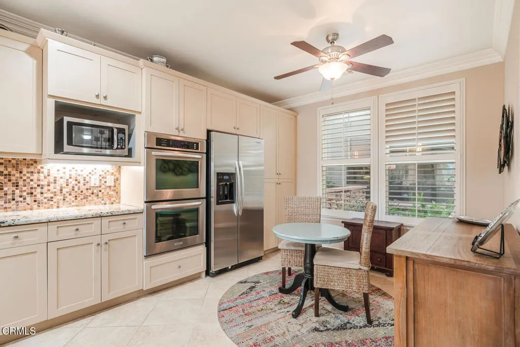 1512 Seabridge Ln Oxnard CA-large-019-01