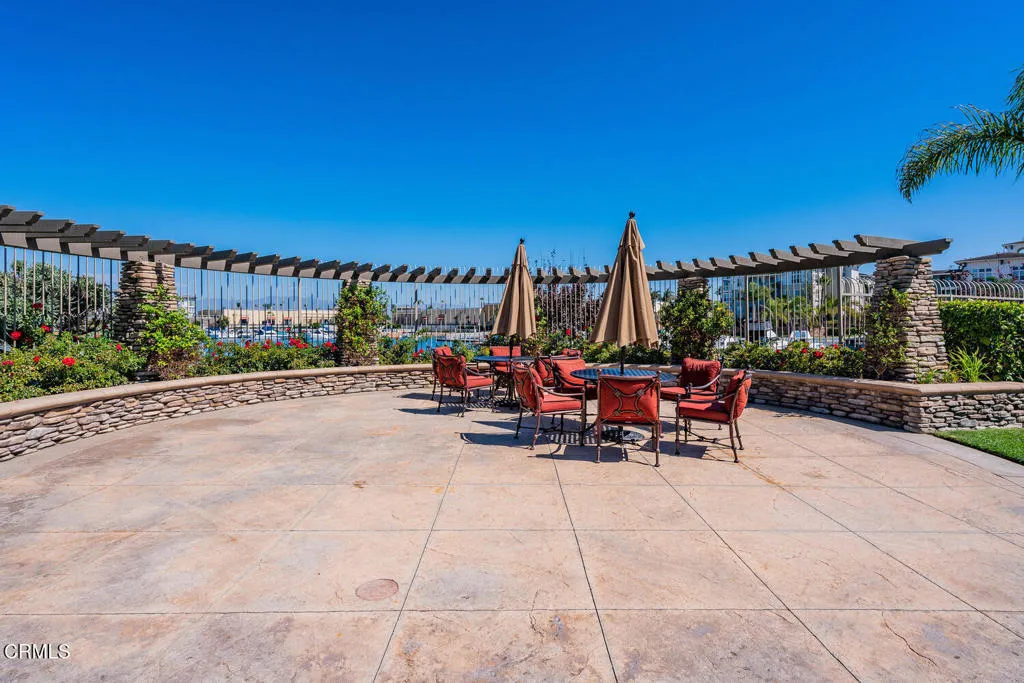 1512 Seabridge Ln Oxnard CA-large-041-03