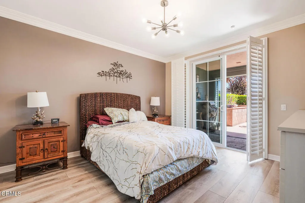1512 Seabridge Ln Oxnard CA-large-020-01
