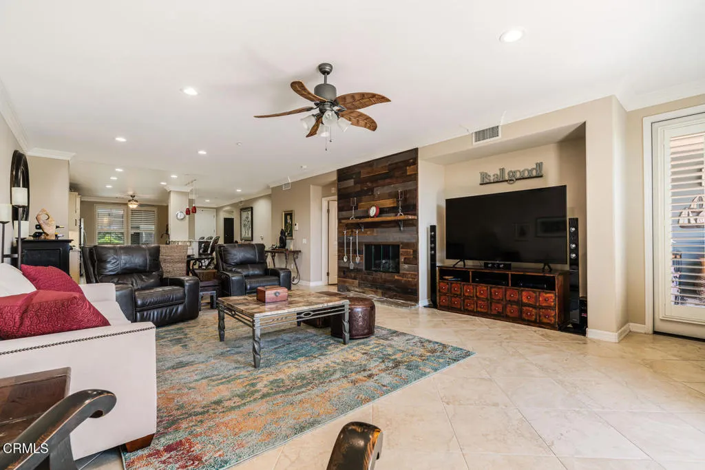 1512 Seabridge Ln Oxnard CA-large-009-03