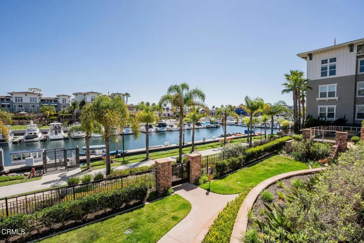 1512 Seabridge Ln Oxnard CA-large-036-02