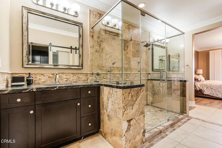 1512 Seabridge Ln Oxnard CA-large-024-03