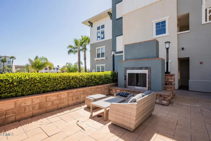 1512 Seabridge Ln Oxnard CA-large-035-02