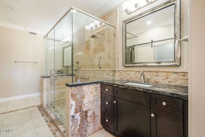1512 Seabridge Ln Oxnard CA-large-022-01