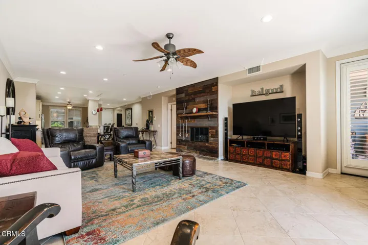 1512 Seabridge Ln Oxnard CA-large-009-03