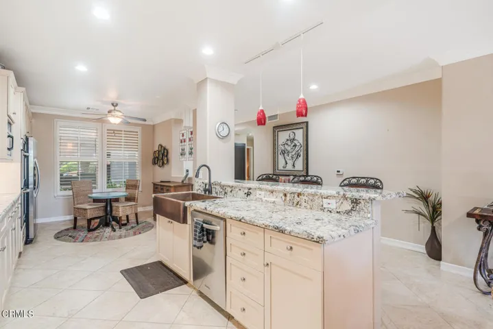 1512 Seabridge Ln Oxnard CA-large-018-01