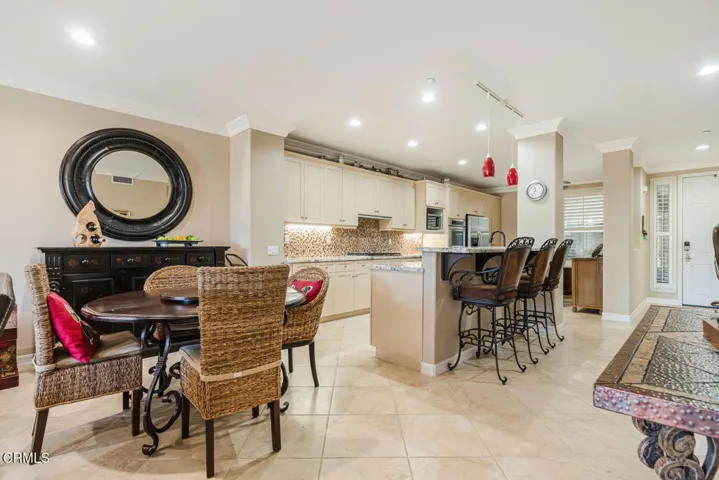 1512 Seabridge Ln Oxnard CA-large-011-00
