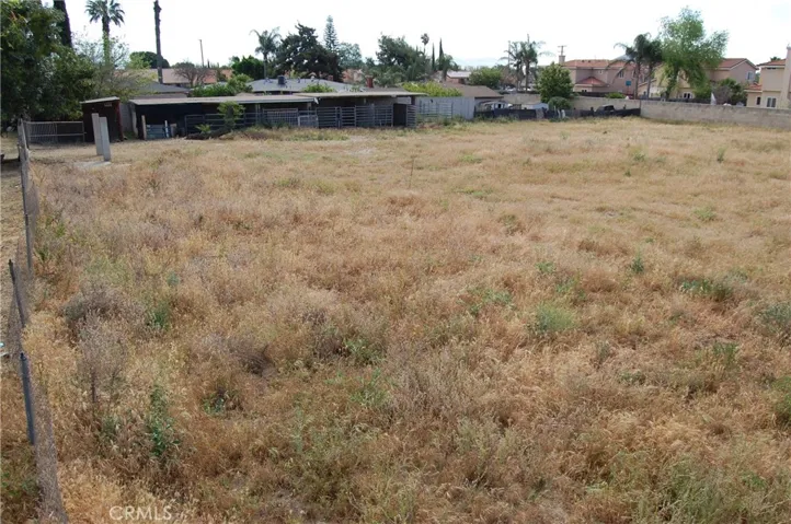 Plenty of space to build your dreams, or develop it, or just invest for the future.