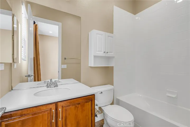 Secondary Bedroom 1 Ensuite Bath