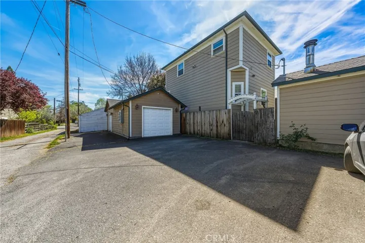 150 Clearlake, Lakeport, California 95453