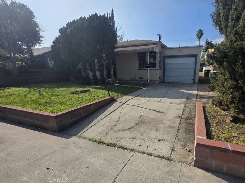 2321 N Naomi St