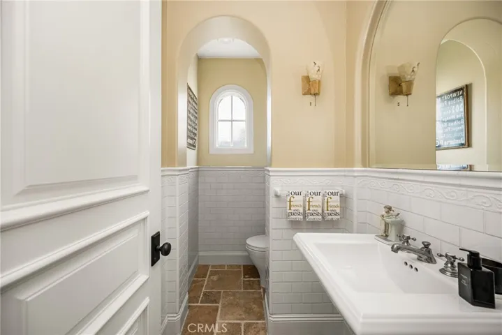 3222 Clay Street, Newport Beach, California 92663
