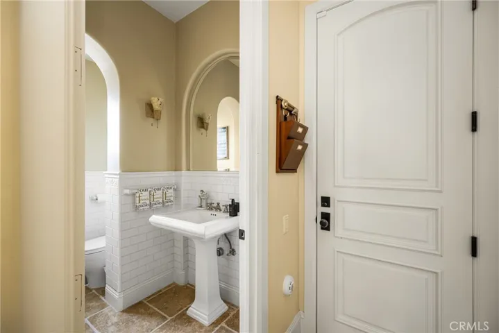 3222 Clay Street, Newport Beach, California 92663