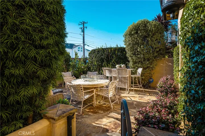 3222 Clay Street, Newport Beach, California 92663