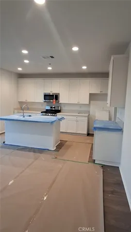 223 Oakton Court, Hemet, California 92543