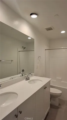 2609 Moonshimmer Street, Hemet, California 92543