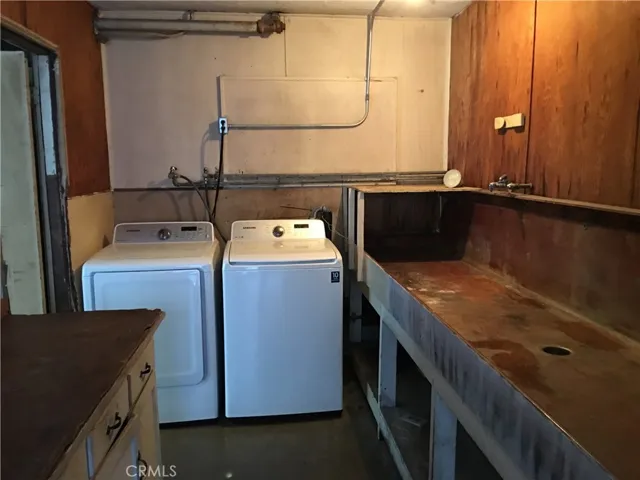 Storage/laundry room