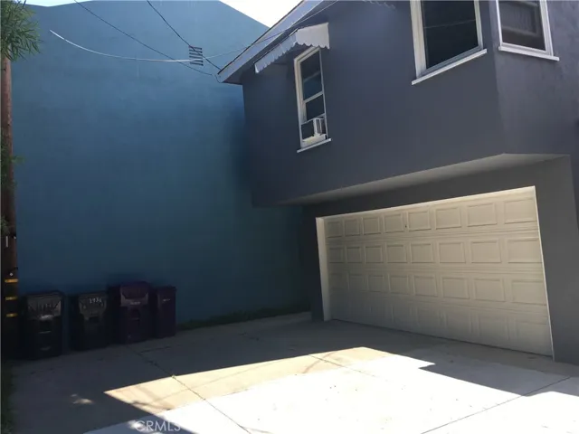 660 sf cottage with 2 car garage