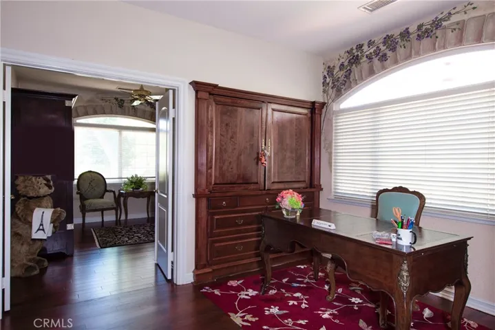 Library/5th bedroom