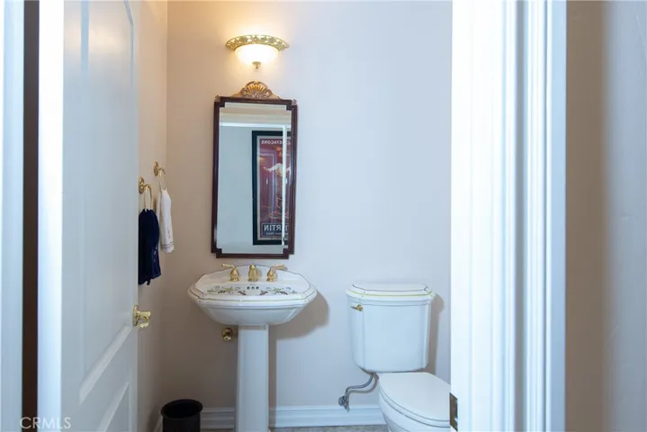 Guest bath room