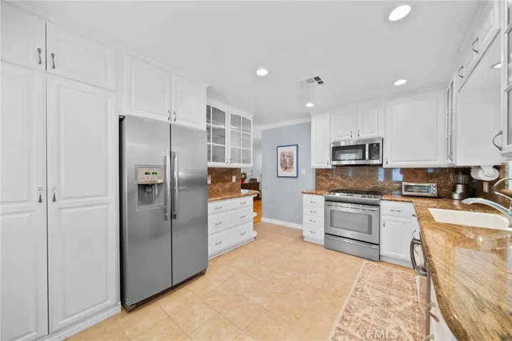 22907 Leonora, Woodland Hills, California 91367