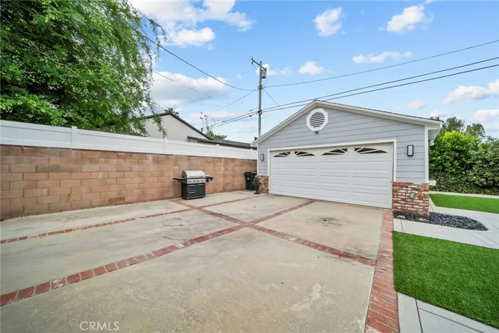 22907 Leonora, Woodland Hills, California 91367