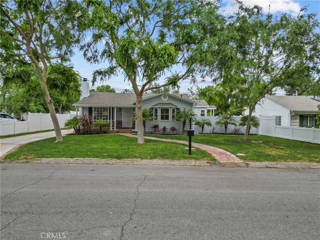 22907 Leonora, Woodland Hills, California 91367