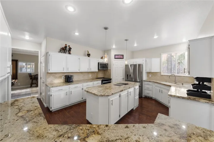 30161 Buck Tail, Canyon Lake, California 92587