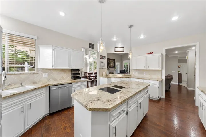 30161 Buck Tail, Canyon Lake, California 92587