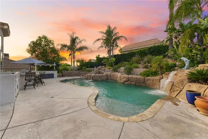 30161 Buck Tail, Canyon Lake, California 92587