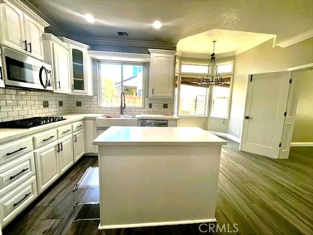 Kitchen with Eating / breakfast nook
