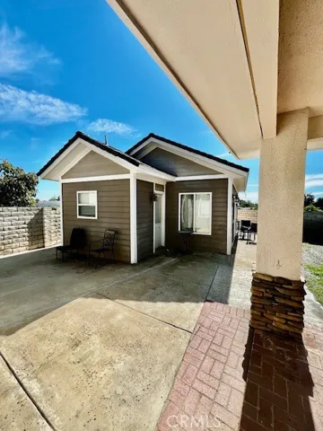 side view guest house