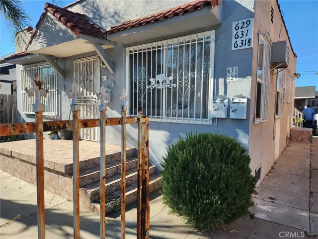 FRONT HOUSE