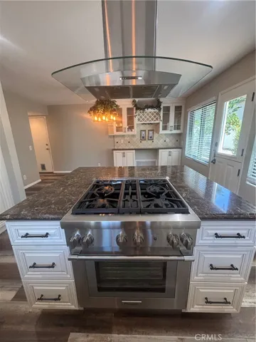Look at this cooking center!