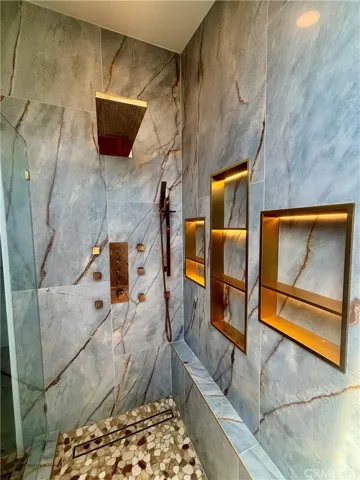 Multiple shower apparatus's with rain shower